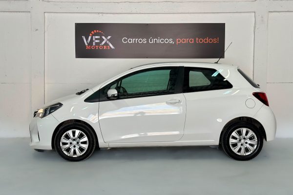 yaris branco